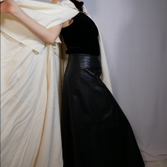 Jerusalem Cross Cloak - Picture 9 of 12